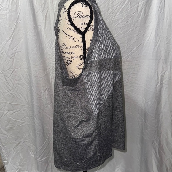 Tank top - Picture 4 of 4